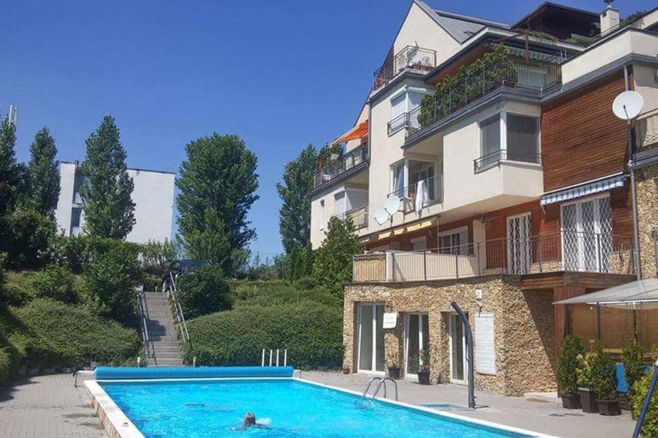 Апартаменти Cool & Pool Apartman Балатонфюред Екстер'єр фото