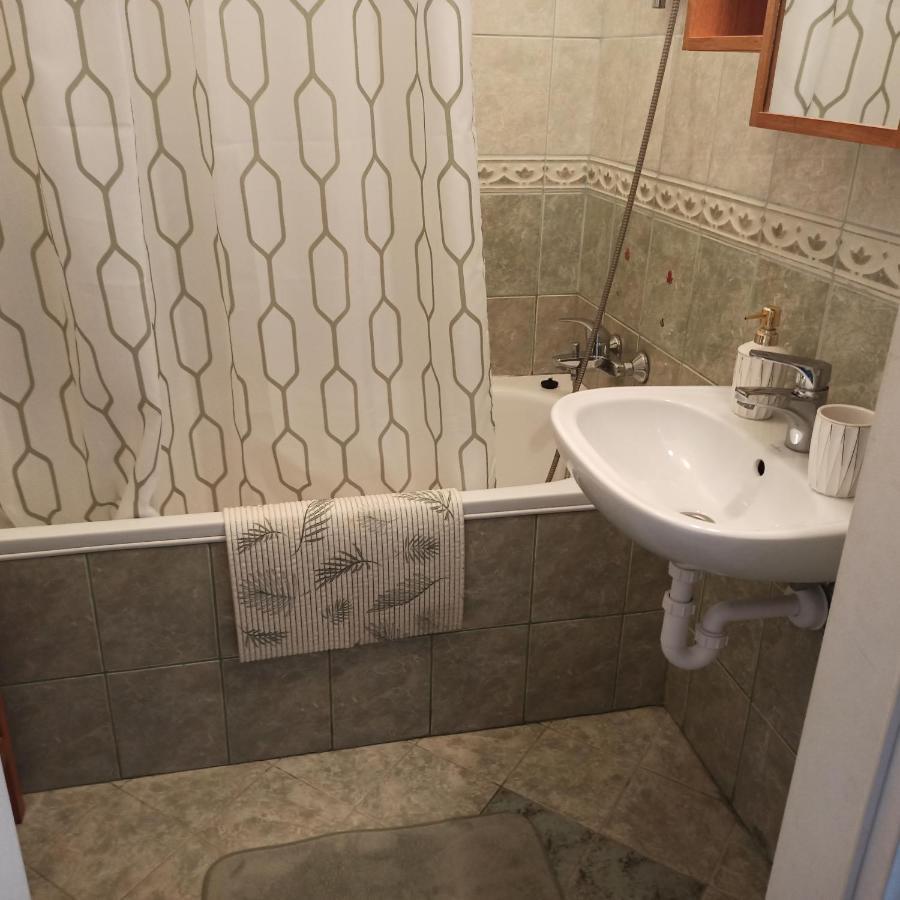 Апартаменти Cool & Pool Apartman Балатонфюред Екстер'єр фото