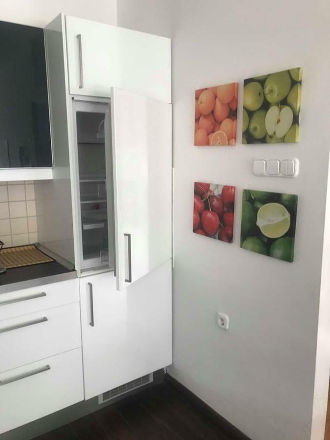 Апартаменти Cool & Pool Apartman Балатонфюред Екстер'єр фото